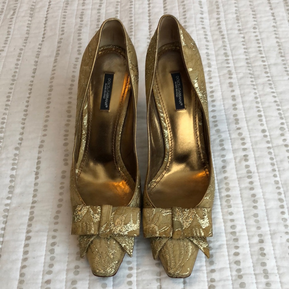 Vintage Dolce & Gabbana gold heels, size 40